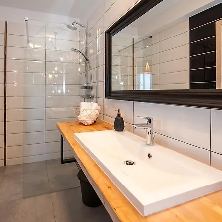 Al Mare - I Nocleg ze śniadaniem 4*